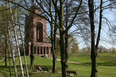 am Bismarckturm im Frühling
