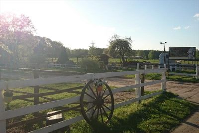 Einfahrt Wehlans Pferdehof Einfahrt Wehlans Pferdehof
