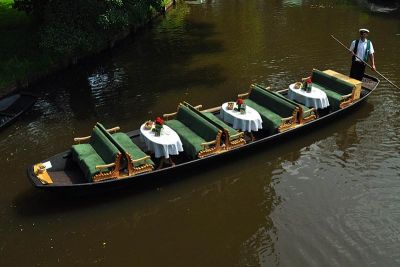 Willkommen zur Kahnfahrt in Lübbenau Willkommen zur Kahnfahrt in Lübbenau