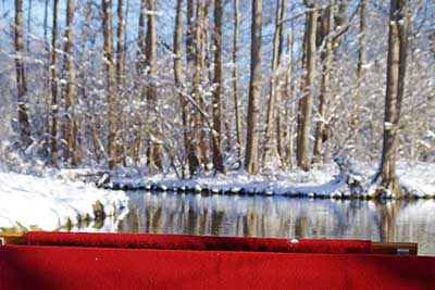 Kahnfahrt in Burg im Winter mit Schnee