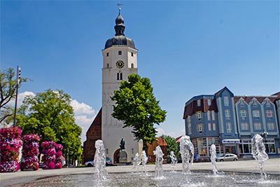 Kirche und Marktplatz in Lübben Kirche und Marktplatz in Lübben